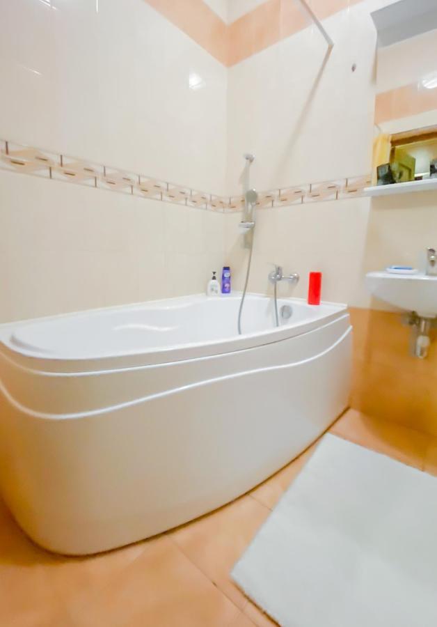 Rent Kiev Apartment 2 Min Metro Chernihivska Exterior photo